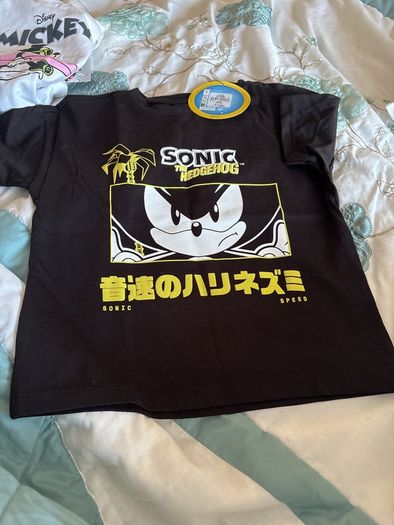 Sonic the hedgehog tshirt
