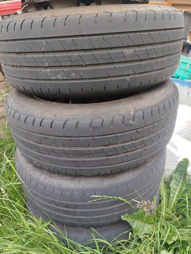 Ford wheels and tyres