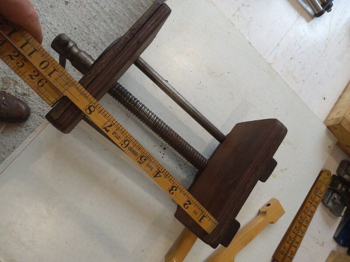 carpenters  vice.
