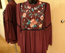 Women's Blouse NWOT SIZE 16