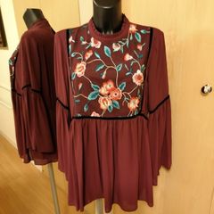Women's Blouse NWOT SIZE 16