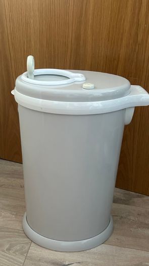 Odour trapped Stainless steel nappy disposal bin