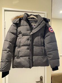 Canada Goose Men's winter coat Size M Brand New