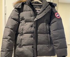 Canada Goose Men's winter coat Size M Brand New