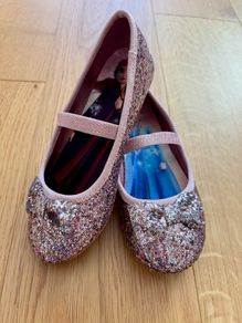 H&M Disney frozen shoes eur 29 is 11.5