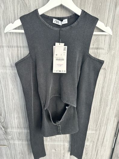 Bnwt Zara Top - M