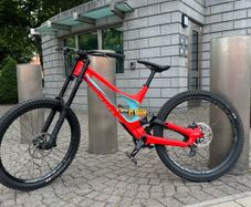 Specialized Demo 8 Carbon Frame Downhill Bike