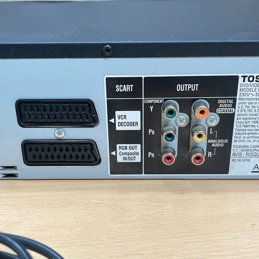 Toshiba SD-38VFKF DVD Video Player / VHS VCR Combo