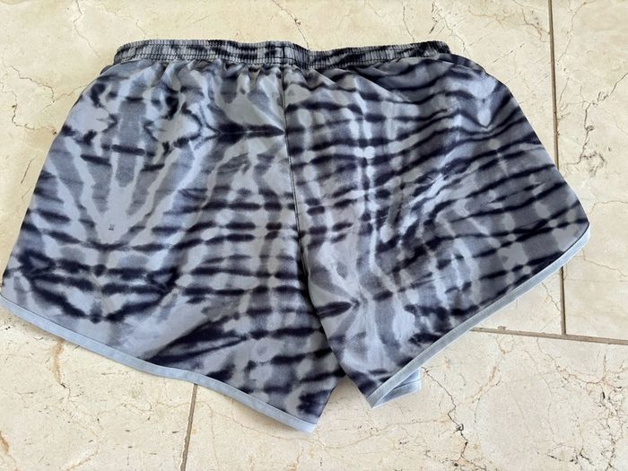 Nike Dri Fit - Large