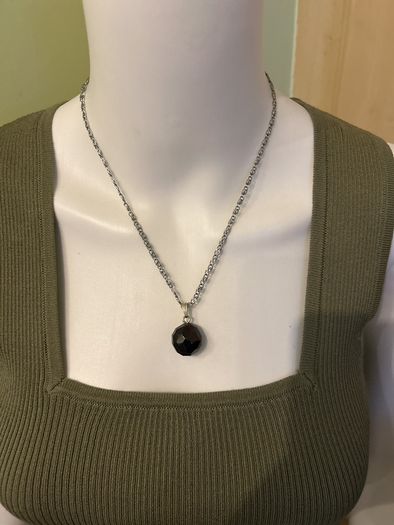 Chain necklace with black stone pendant