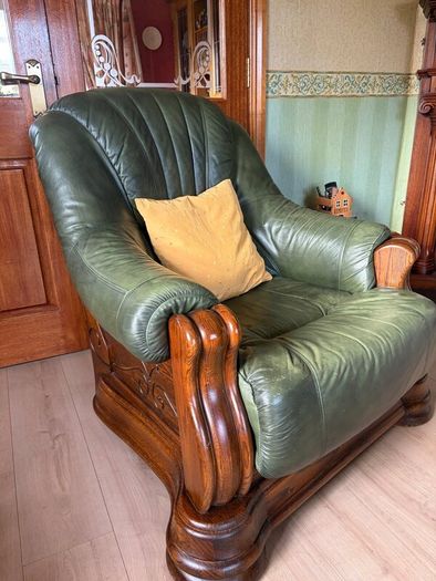3 +2+1 Leather Suite
