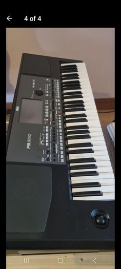 korg pa600 like new