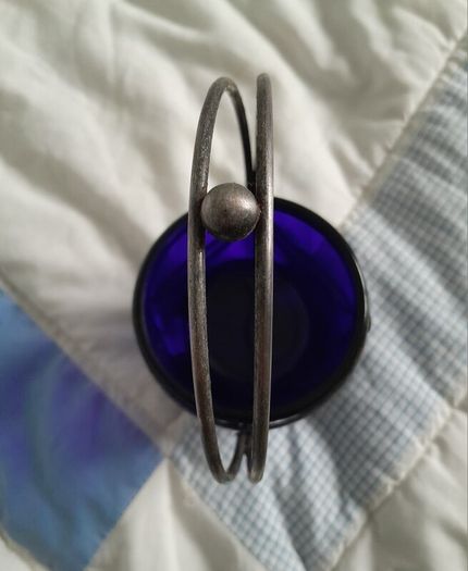 BOWL - Vintage Blue Glass - Metal Basket