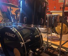 Peavey International Series II Drum Kit + Paiste Cymbals & Zildjian Hi-Hats