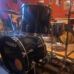 Peavey International Series II Drum Kit + Paiste Cymbals & Zildjian Hi-Hats