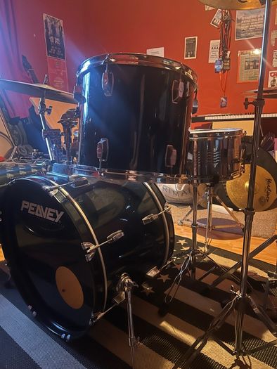 Peavey International Series II Drum Kit + Paiste Cymbals & Zildjian Hi-Hats