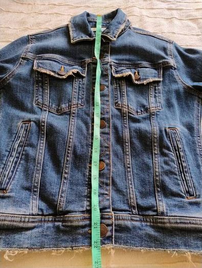 Zara denim cotton distressed jacket in very good condition see last three photos for exact measurements FREE STANDARD POSTAGE INCLUDED