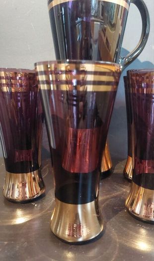 Fabulous Vintage Retro Mid-Century-Modern Hand Blown Tall Glass Pitcher with Four Matching Hi-Ball Glasses in Purple/Amethyst Glass with Rose Gold Gilt Banding - Prosecco Not Included!