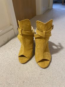 Mustard shade handmade shoes