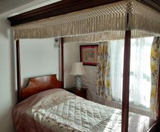 4 poster bed