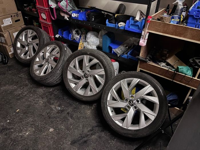 VW Arteon Passat Alloy Wheels 18"