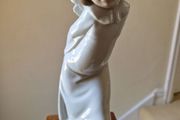 Lladro Angelic Figurine