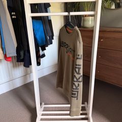 Kids clothes rack