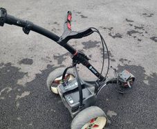 Electric golf trolley