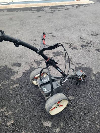 Electric golf trolley