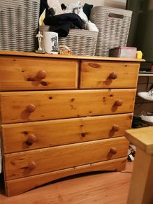Chest of drawers