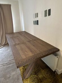 Diamond Furniture Horsen X-Leg Dining table