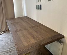 Diamond Furniture Horsen X-Leg Dining table