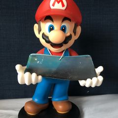 First 4 figures super Mario Nintendo 3ds holder