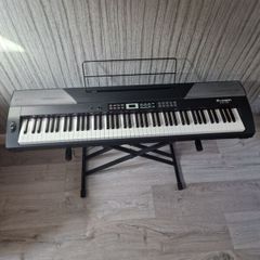 Thomann digital piano DP-26 with headphones & pedal for sale.  Barely used.Height 76cm  Length 136cm.