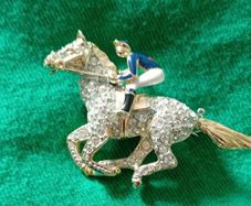 Vintage diamante racehorse and jockey brooch