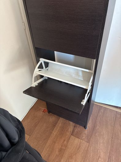 Shoe cabinet