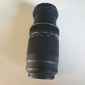 Olympus M.Zuiko Digital ED 75-300mm f/4.8-6.7 II