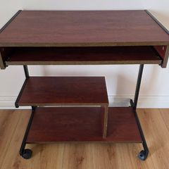 Portable computer desk with wheels