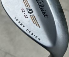 Titleist Vokey 62 degrees wedge (SW / LW)