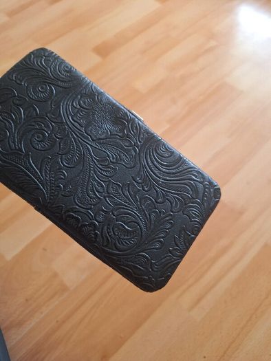 Wallet/Womens Hard Case Embossed Black Wallet .. Price Drop
