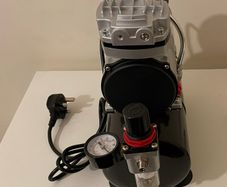 Fengda FD-186 Airbrush Mini Compressor with Tank - Perfect Condition