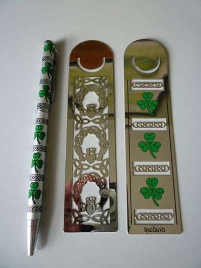 Book Mark x 2 & Pen Biro Set Celtic Claddagh Design New Immaculate.