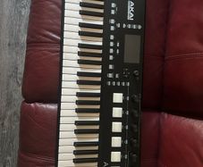 akai advance 61