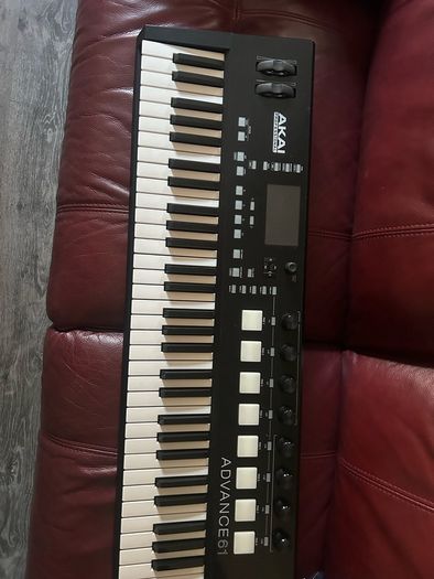 akai advance 61