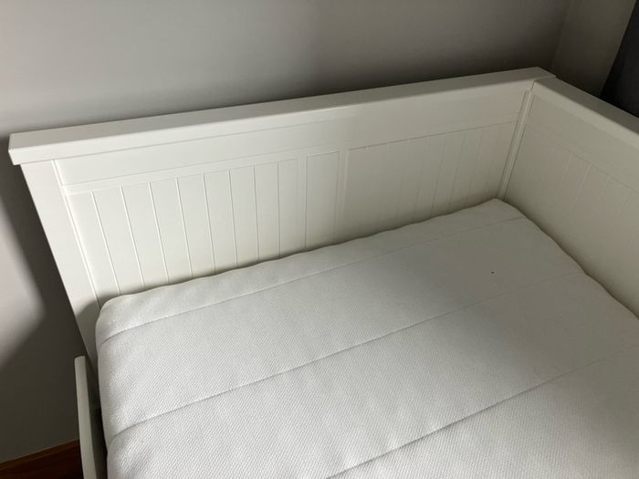 Hemnes White bed +2 mattresses