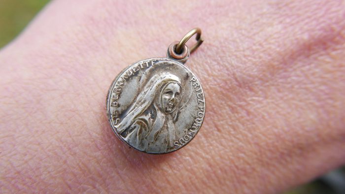 Vintage St Bernadette Sliding Medal with Tissue Relic--Vintage/Antique Round Reliquary/Theca Necklace Pendant--Lourdes Soubirous Saint Catholic