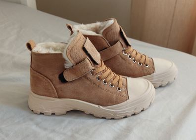 UGG unisex kids boots
