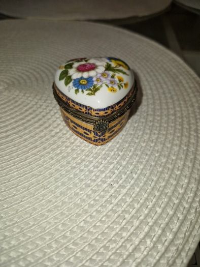 Heart Shaped Pill or Trinket Box Hinged