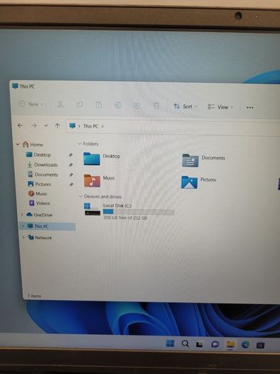 Dell Vostro 15 3510 Core i5-1135G7 (11th Gen) 16GB 256GB SSD Win 11 Pro 15.6" FULL HD Notebook