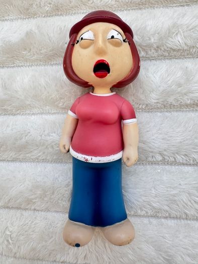 Mezco Family Guy Meg 2005 Used Damaged approx. 11.5 cm. Please see photos